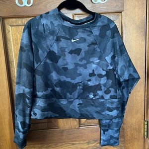 Nike Cropped Camo Pullover